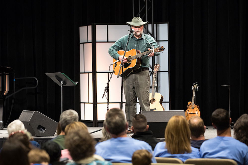 Buddy Davis in Concert